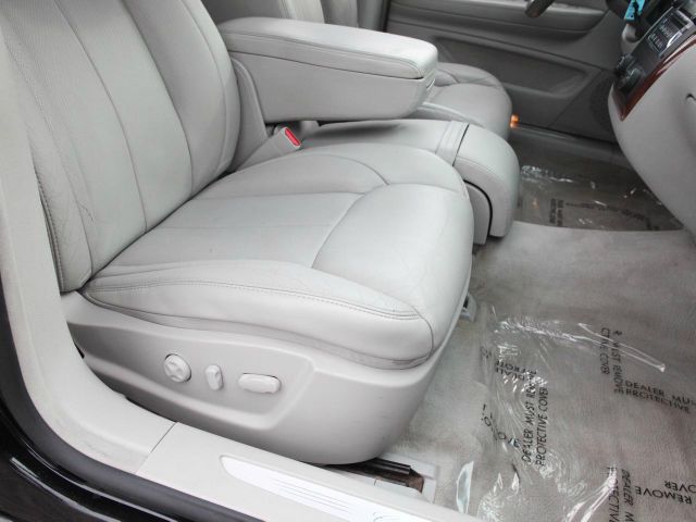 Cadillac DTS 2006 photo 5