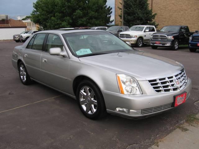 Cadillac DTS 2006 photo 1