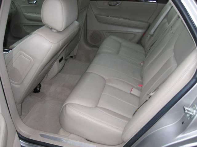 Cadillac DTS 2006 photo 2