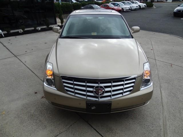 Cadillac DTS 2006 photo 2