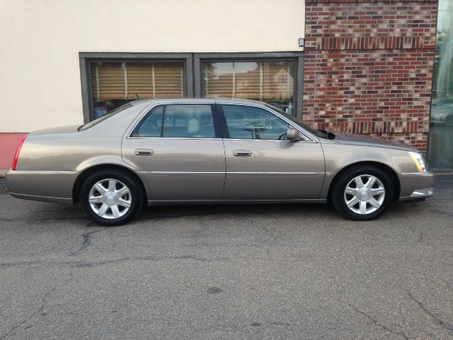 Cadillac DTS 2006 photo 3