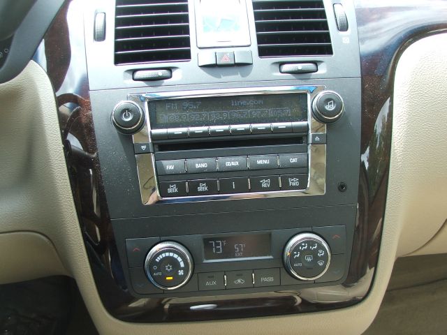 Cadillac DTS 2006 photo 1