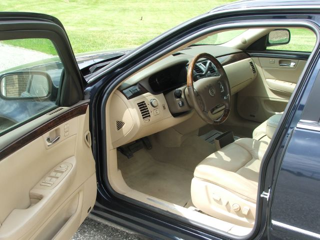 Cadillac DTS 2006 photo 2