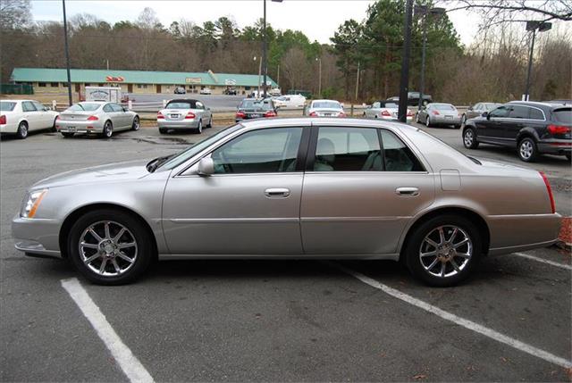 Cadillac DTS 2006 photo 1