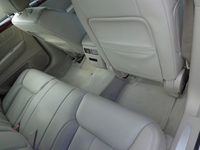 Cadillac DTS 2006 photo 12