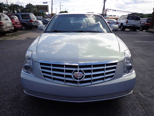 Cadillac DTS 2006 photo 24