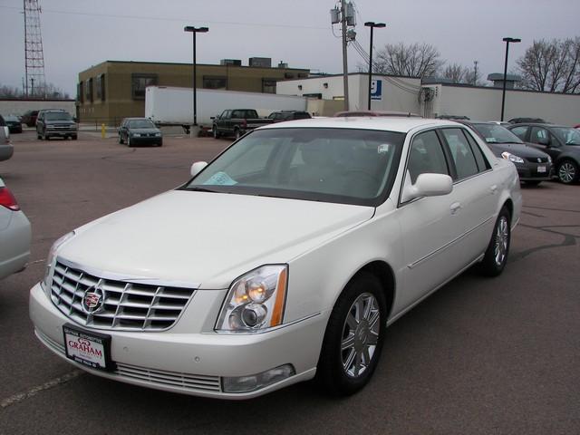 Cadillac DTS 2006 photo 1