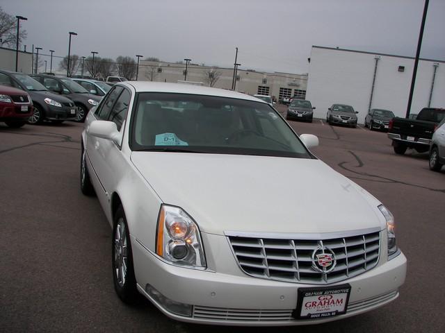 Cadillac DTS 2006 photo 3