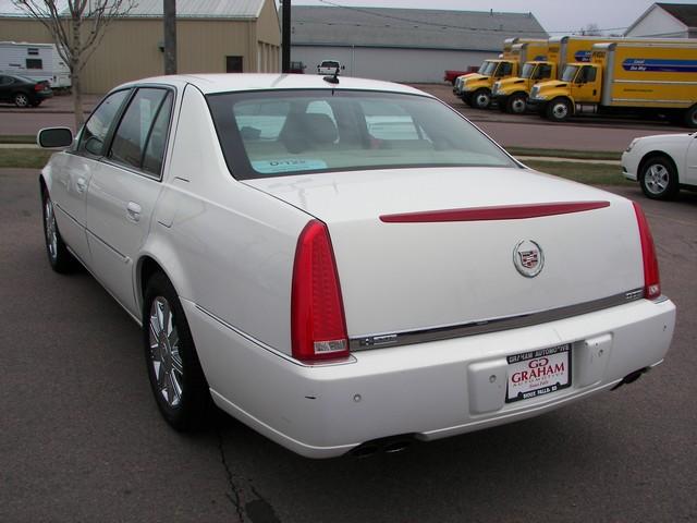 Cadillac DTS 2006 photo 5