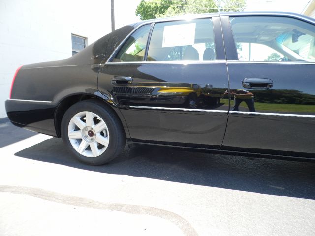 Cadillac DTS 2006 photo 1