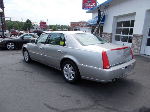 Cadillac DTS 2006 photo 11