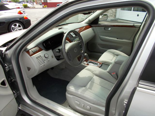 Cadillac DTS 2006 photo 18