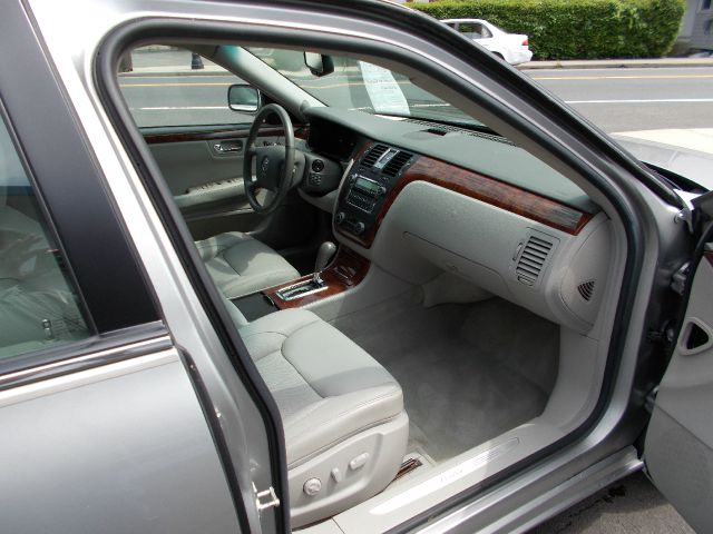 Cadillac DTS 2006 photo 19