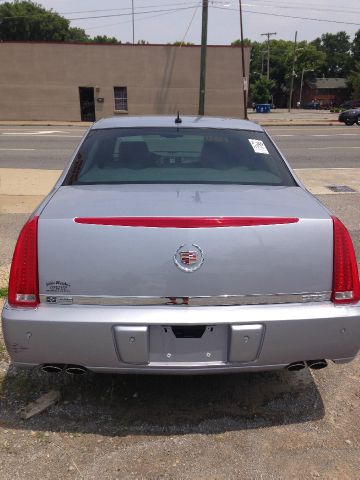 Cadillac DTS 2006 photo 1