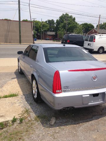 Cadillac DTS 2006 photo 2