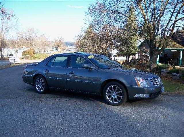 Cadillac DTS 2006 photo 1