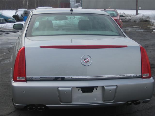 Cadillac DTS 2006 photo 2