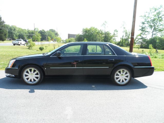 Cadillac DTS 2006 photo 18