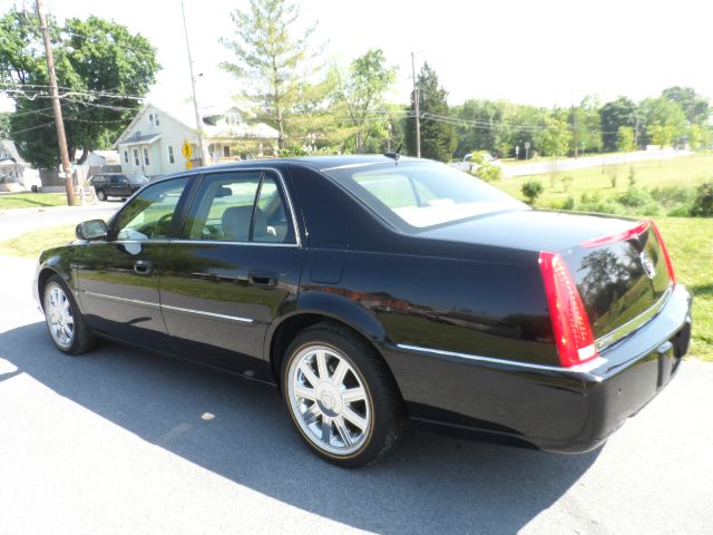 Cadillac DTS 2006 photo 19