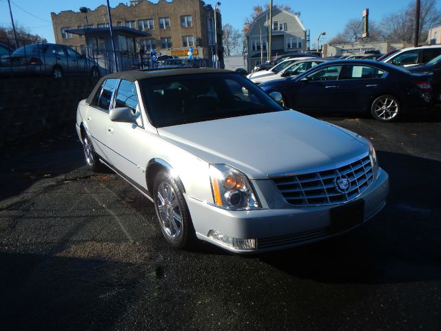 Cadillac DTS 2006 photo 1