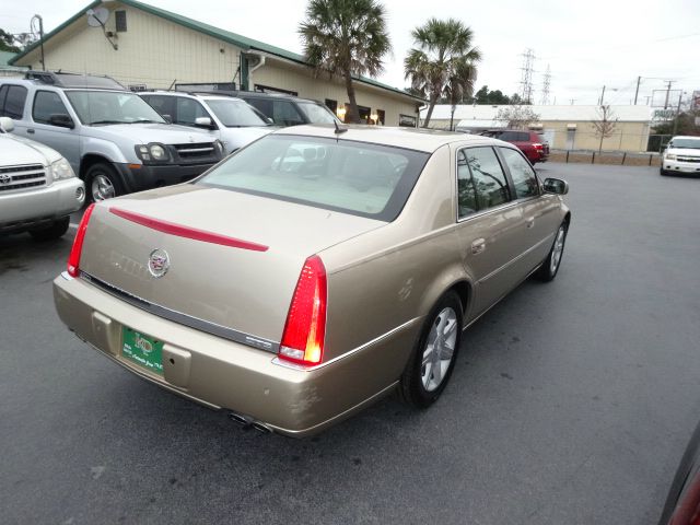 Cadillac DTS 2006 photo 1