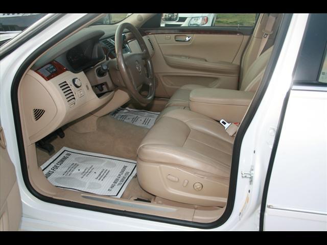 Cadillac DTS 2006 photo 1