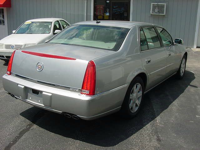 Cadillac DTS 2006 photo 1