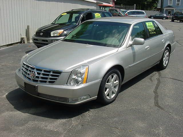 Cadillac DTS 2006 photo 2