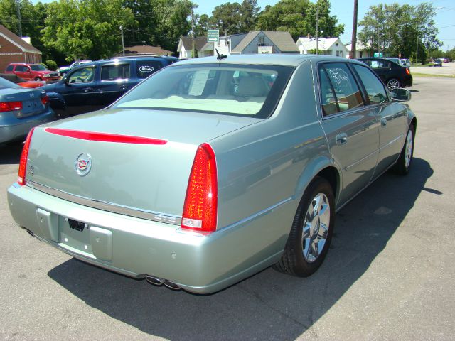 Cadillac DTS 2006 photo 3