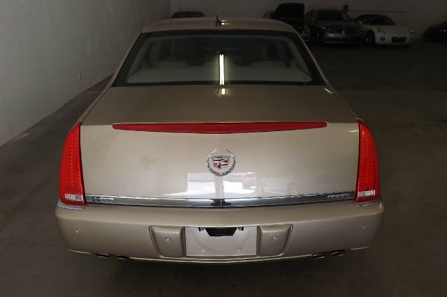 Cadillac DTS 2006 photo 1