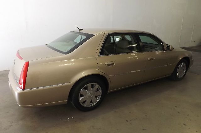 Cadillac DTS 2006 photo 2