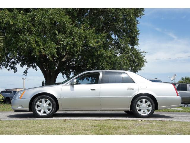 Cadillac DTS 2006 photo 1