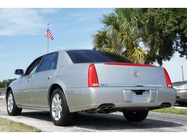 Cadillac DTS 2006 photo 2