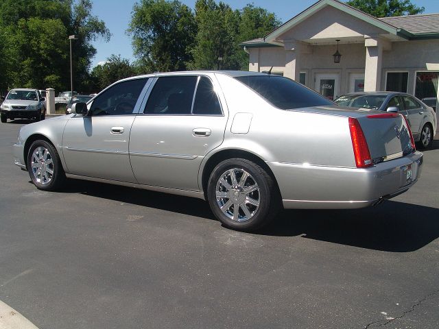 Cadillac DTS 2006 photo 1