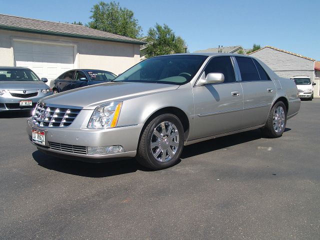 Cadillac DTS 2006 photo 2