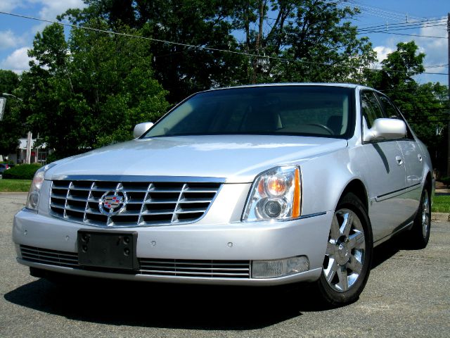 Cadillac DTS 2006 photo 2