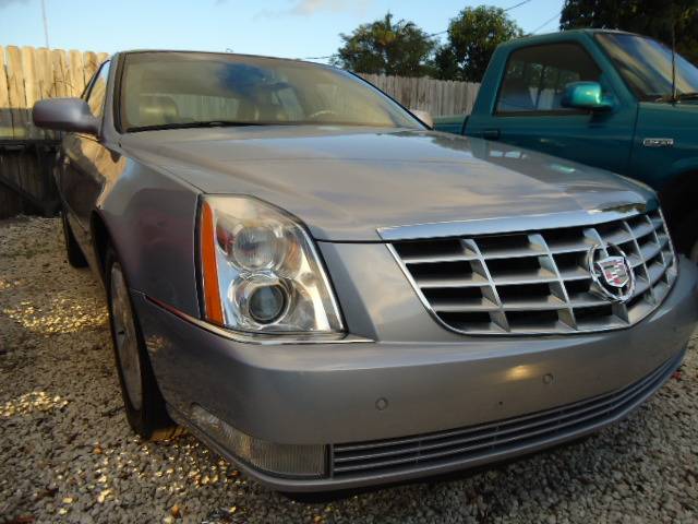 Cadillac DTS 3.5tl W/tech Pkg Sedan