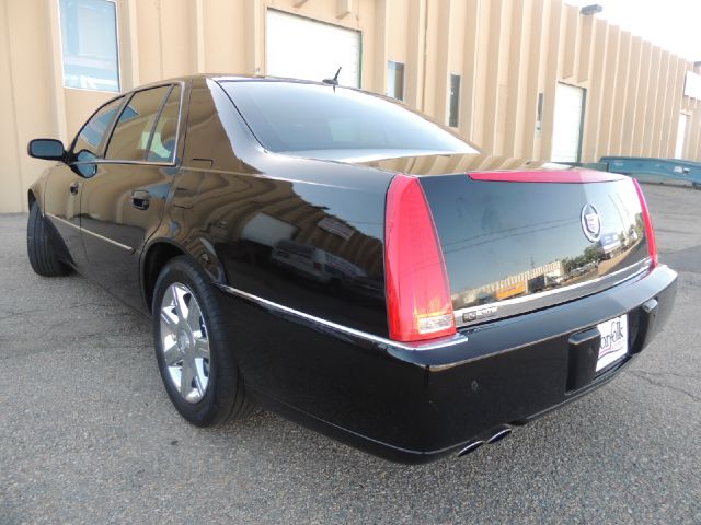 Cadillac DTS 2006 photo 3