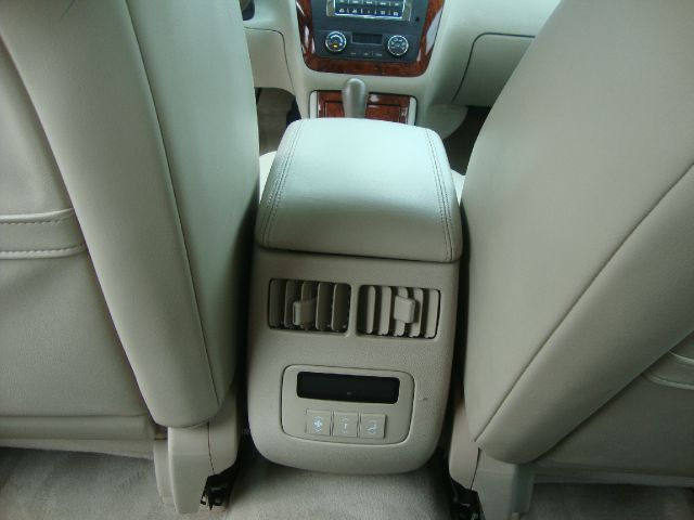 Cadillac DTS 2006 photo 13