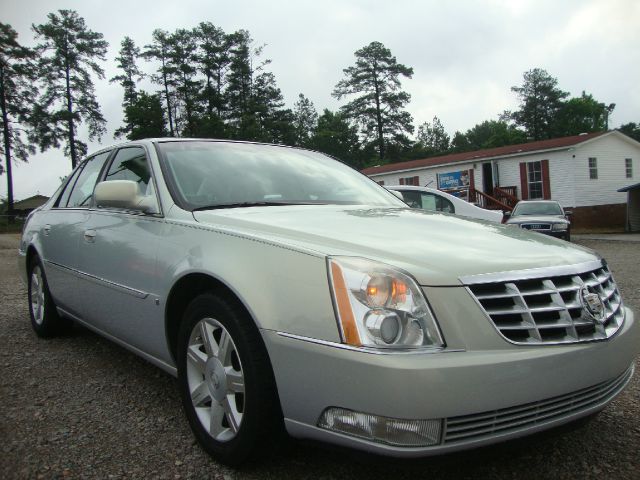 Cadillac DTS 2006 photo 17