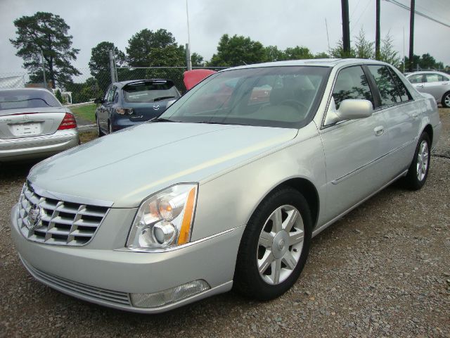 Cadillac DTS 2006 photo 19