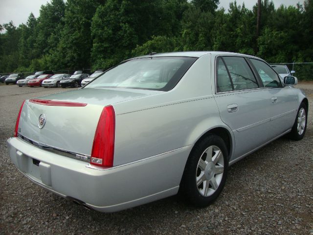 Cadillac DTS 2006 photo 2