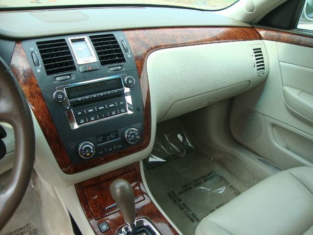 Cadillac DTS 2006 photo 27