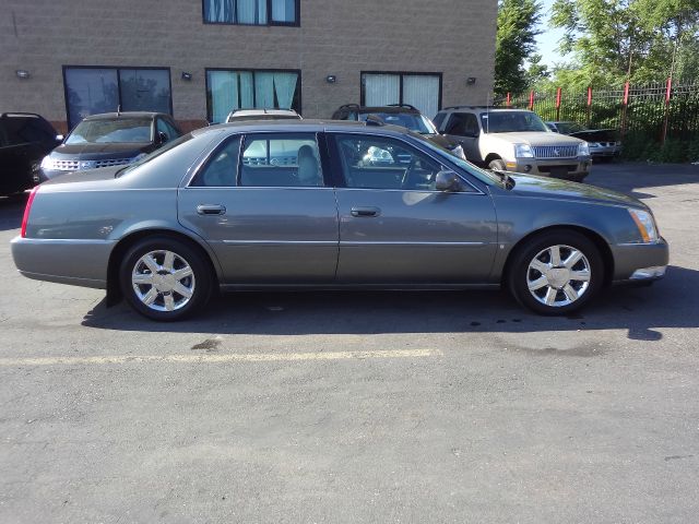 Cadillac DTS 3.5tl W/tech Pkg Sedan