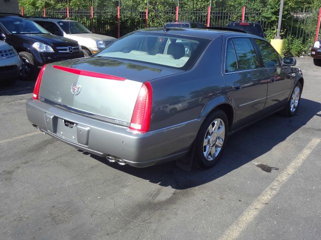 Cadillac DTS 2006 photo 3