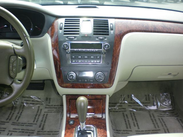 Cadillac DTS 2006 photo 2