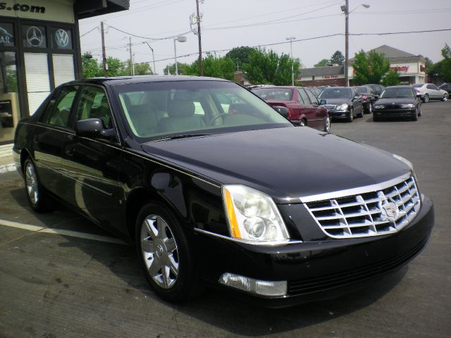 Cadillac DTS 2006 photo 24