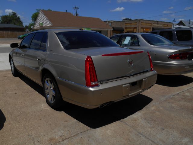 Cadillac DTS 2006 photo 8