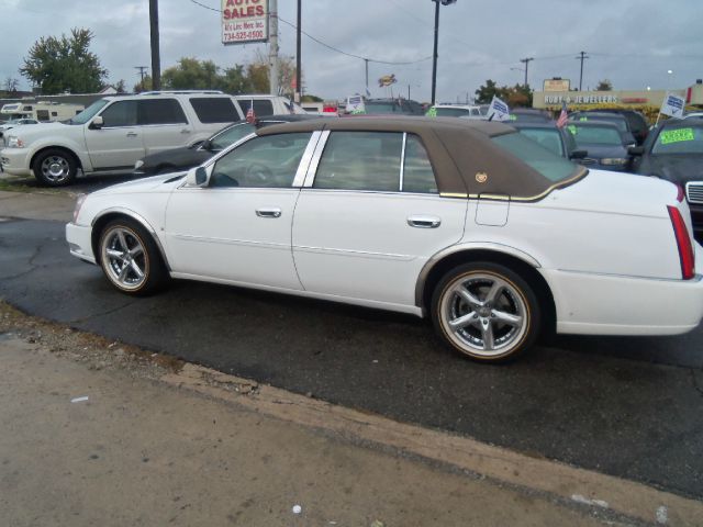 Cadillac DTS 2006 photo 2