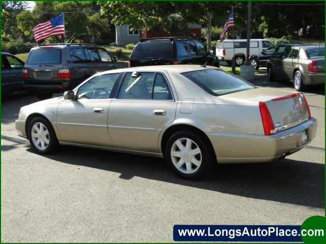 Cadillac DTS 2006 photo 2